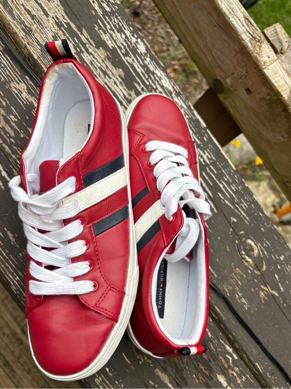 Women 8 Tommy Hilfiger Men's Red Leather Low-Top Sneakers